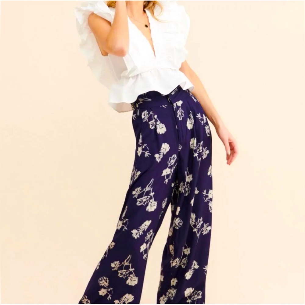 NWT Urban Outfitters Diane Paper Bag Wide Leg Pants Women’s 8